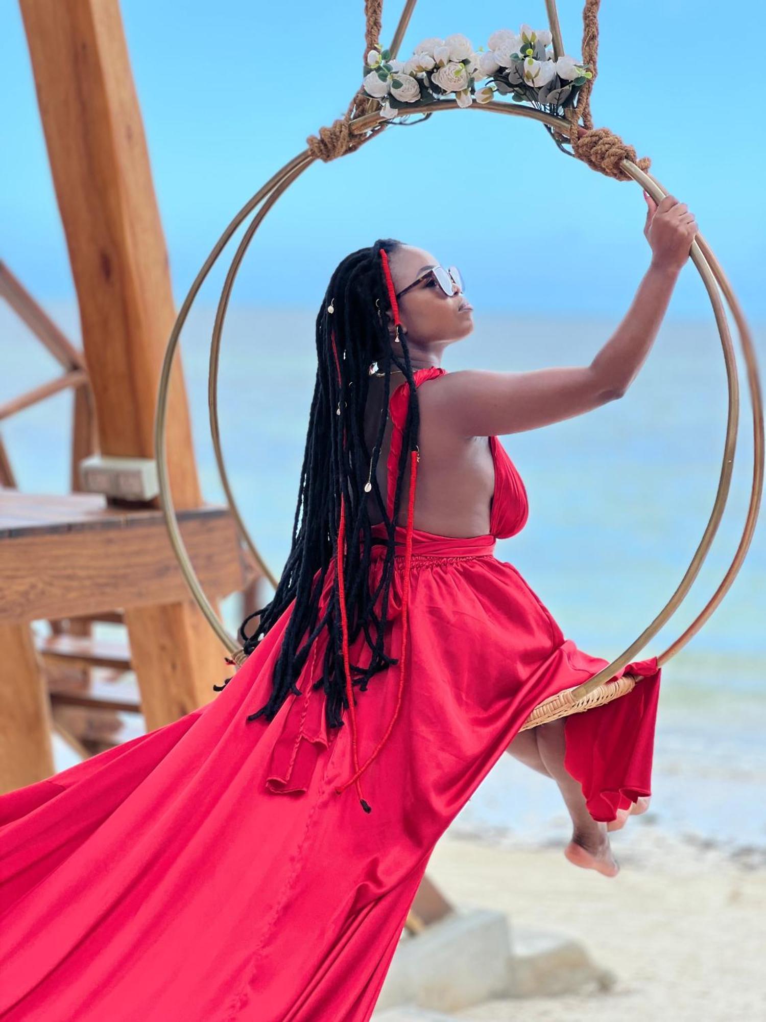 Zanzibella Hotel & Spa Kiwengwa  Ngoại thất bức ảnh A woman with locs