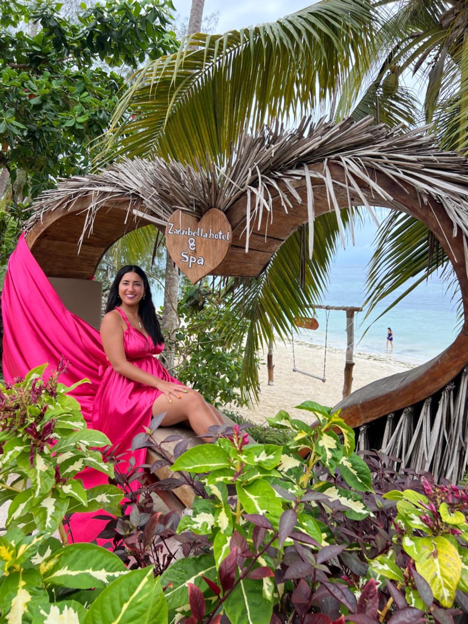 Zanzibella Hotel & Spa Kiwengwa  Ngoại thất bức ảnh A tourist at the beach